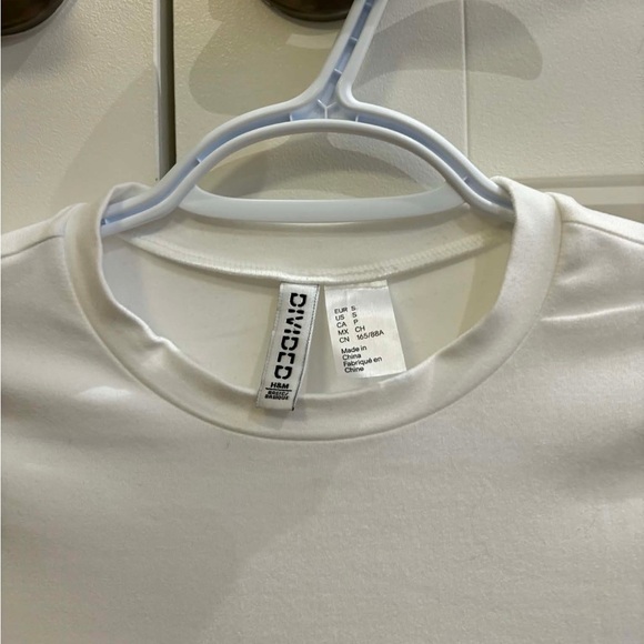 H&M Basic T-Shirt - Picture 3 of 3